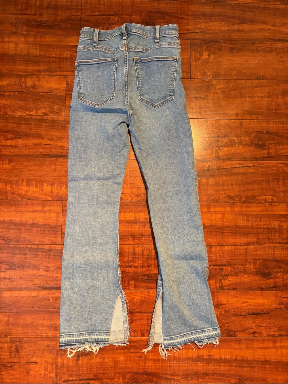 Abercrombie & Fitch High Rise Ankle Flare Jeans | Size 25 - Picture 2 of 3